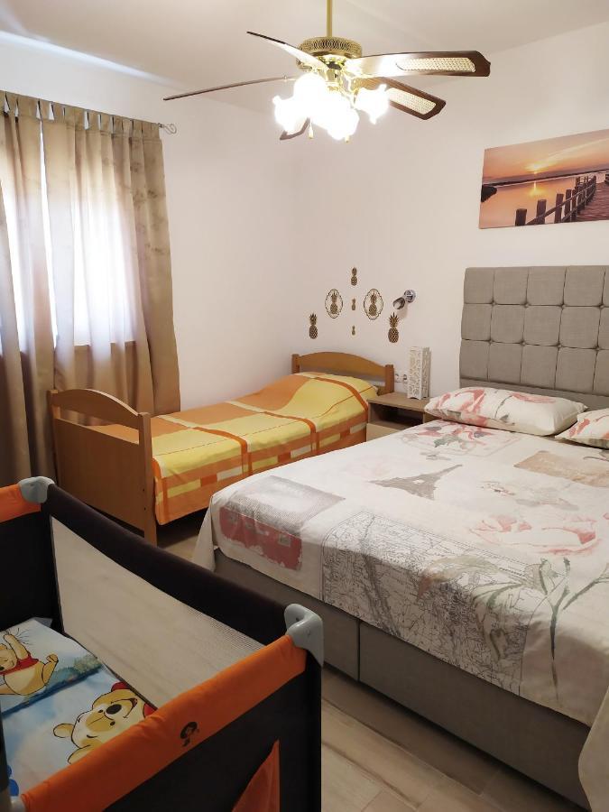 Apartmani Mira Nin Luaran gambar
