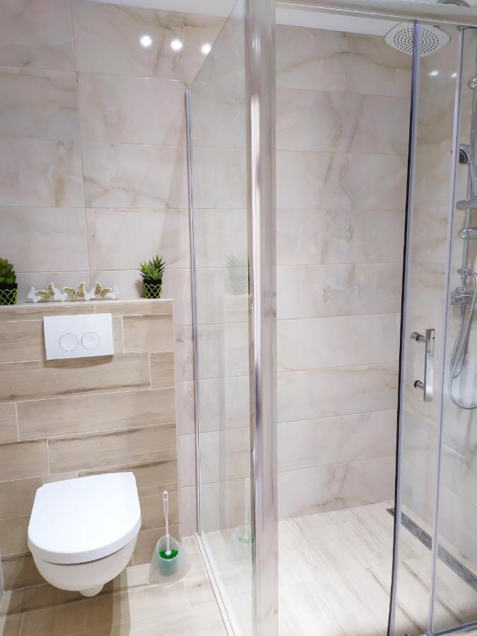 Apartmani Mira Nin Luaran gambar