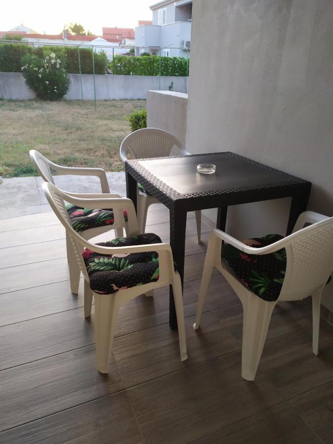 Apartmani Mira Nin Luaran gambar