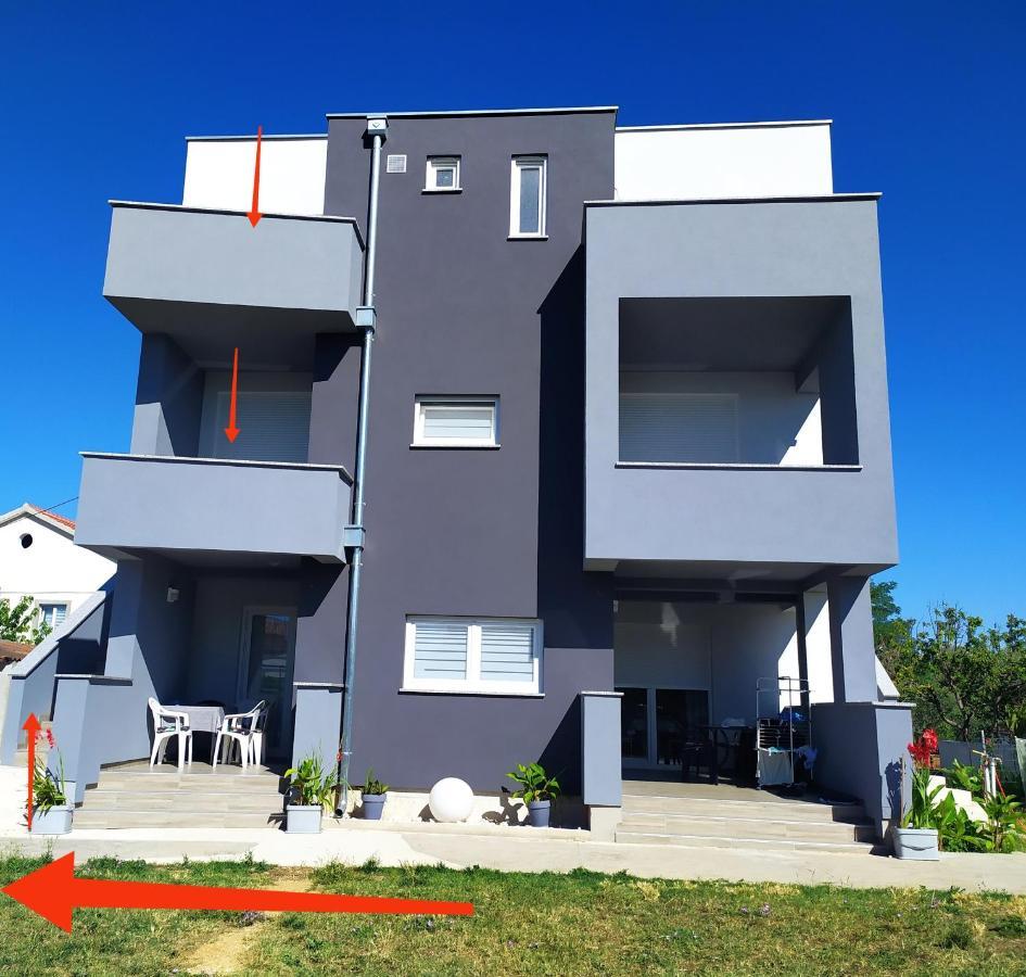 Apartmani Mira Nin Luaran gambar