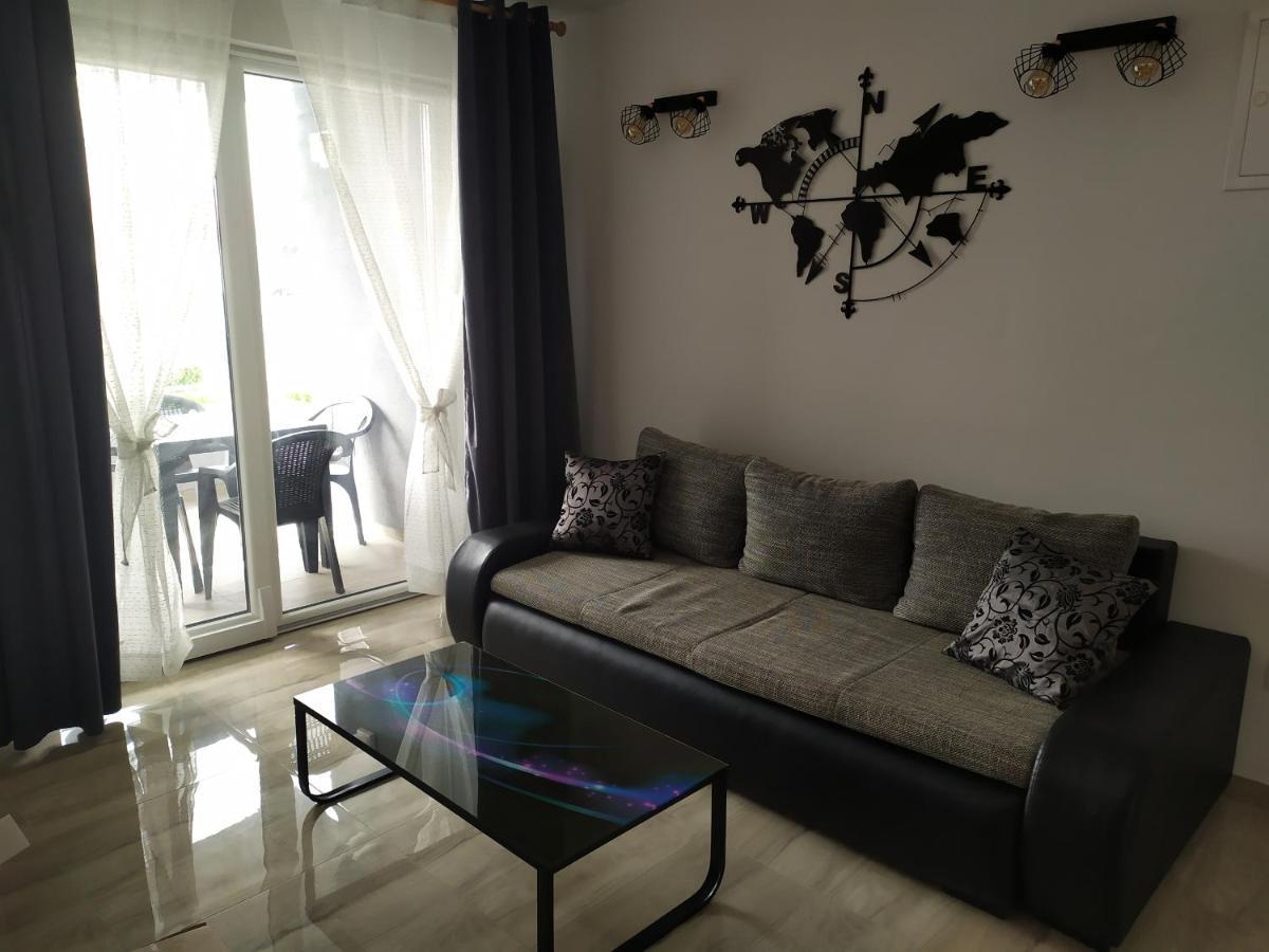 Apartmani Mira Nin Luaran gambar