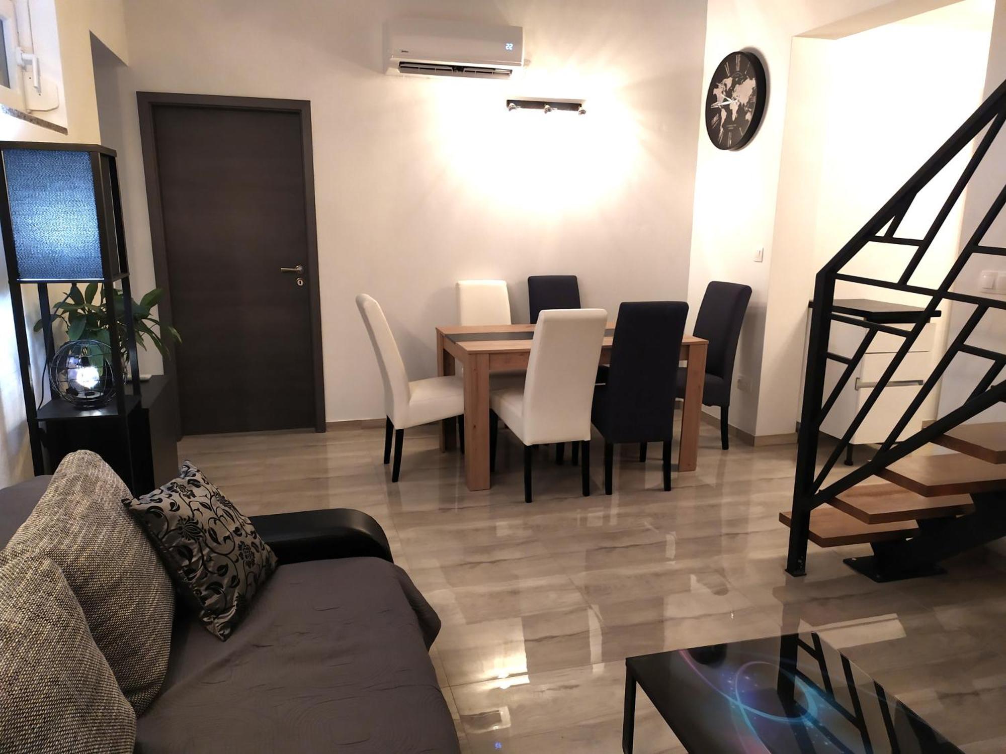 Apartmani Mira Nin Luaran gambar
