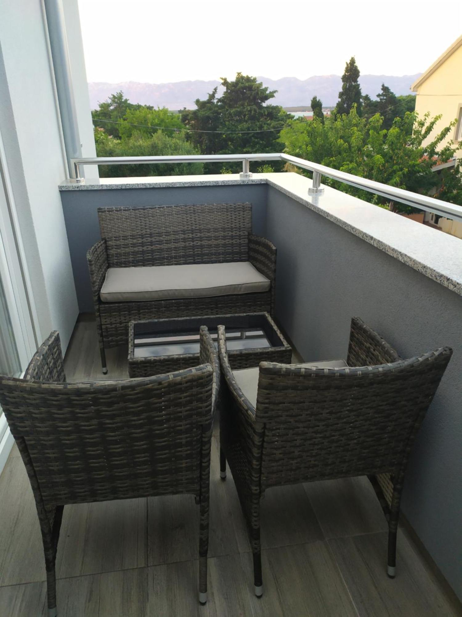 Apartmani Mira Nin Luaran gambar